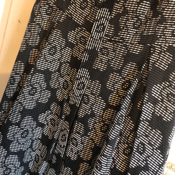 NINE WEST FIT AND FLAIR GORGEOUS DRESS,  SIZE:14 BUST:20.5”,  WAIST:17.5” - Picture 6 of 14